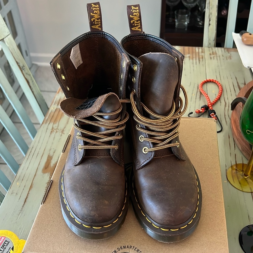 Great boots. Worn a handful of times. In great condition